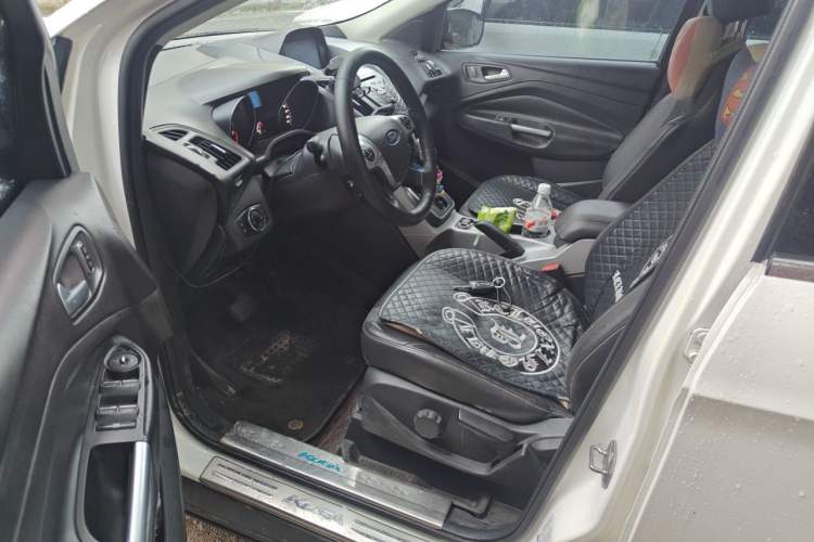 Used Ford Kuga 2013 1.6L GTDi Two-Wheel-Drive Trend Model Driver Seat