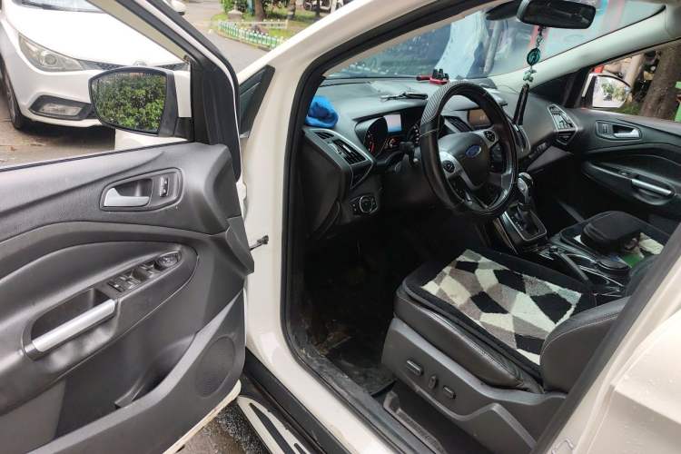 Used Ford Kuga 2013 2.0L GTDi Four-Wheel Drive Premium Model Driver Seat