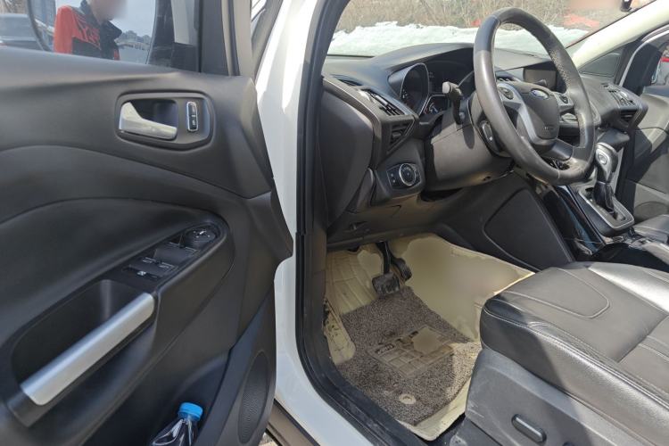Used Ford Kuga 2013 2.0L GTDi Four-Wheel-Drive Sport Model Driver Seat