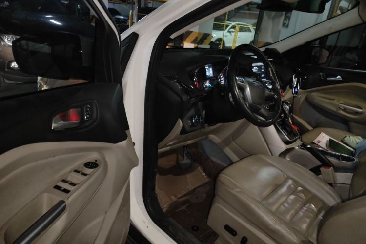 Used Ford Kuga 2013 2.0L GTDi Four-Wheel Drive Premium Model Driver Seat