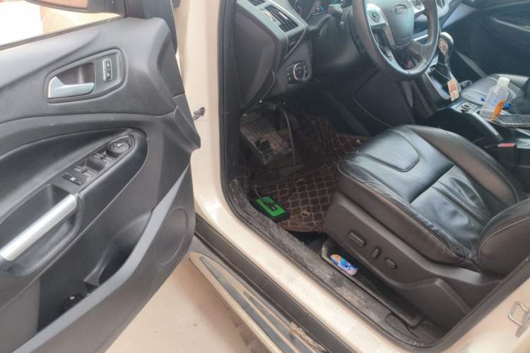 Used Ford Kuga 2013 2.0L GTDi Four-Wheel-Drive Sport Model Driver Seat