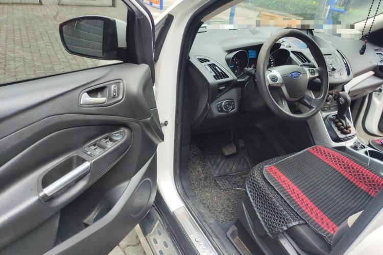 Used Ford Kuga 2013 1.6L GTDi Two-Wheel-Drive Comfort Model Driver Seat