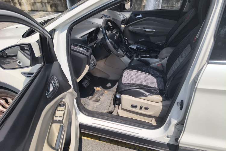 Used Ford Kuga 2013 2.0L GTDi Four-Wheel-Drive Elite Model Driver Seat