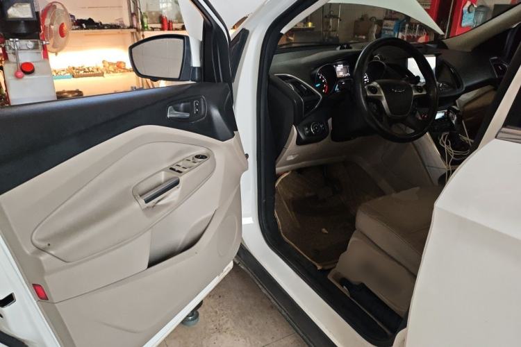 Used Ford Kuga 2013 2.0L GTDi Four-Wheel-Drive Elite Model Driver Seat