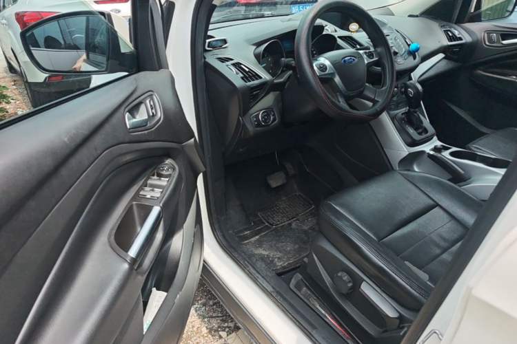 Used Ford Kuga 2013 1.6L GTDi Two-Wheel-Drive Comfort Model Driver Seat