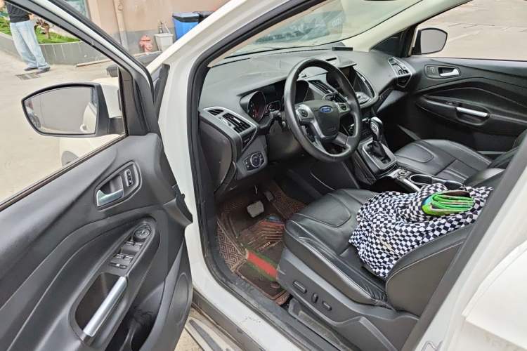 Used Ford Kuga 2013 2.0L GTDi Four-Wheel-Drive Sport Model Driver Seat