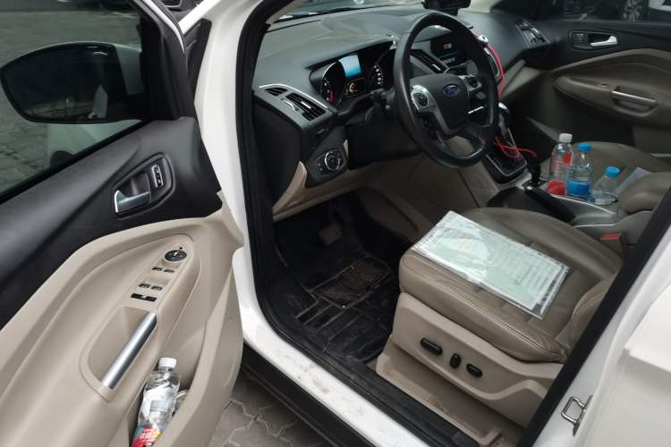 Used Ford Kuga 2013 2.0L GTDi Four-Wheel Drive Premium Model Driver Seat