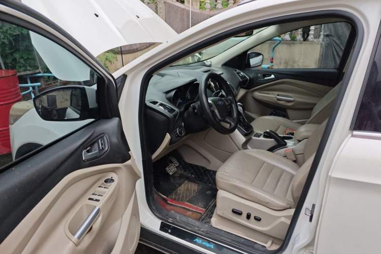 Used Ford Kuga 2013 2.0L GTDi Four-Wheel Drive Premium Model Driver Seat