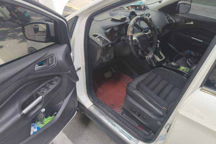 Used Ford Kuga 2013 2.0L GTDi Four-Wheel Drive Premium Model Driver Seat