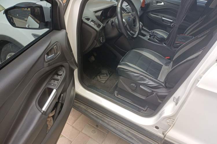 Used Ford Kuga 2013 1.6L GTDi Two-Wheel-Drive Comfort Model Driver Seat