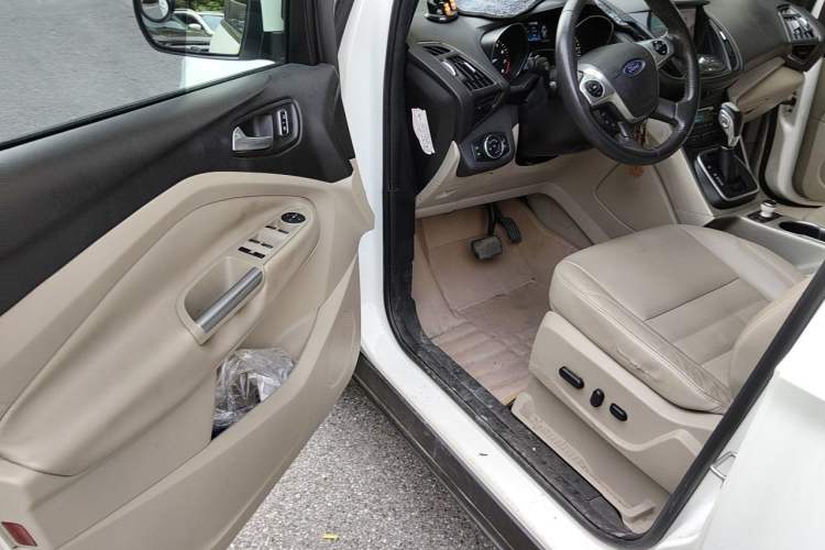 Used Ford Kuga 2013 1.6L GTDi 4x4 Elite Model Driver Seat