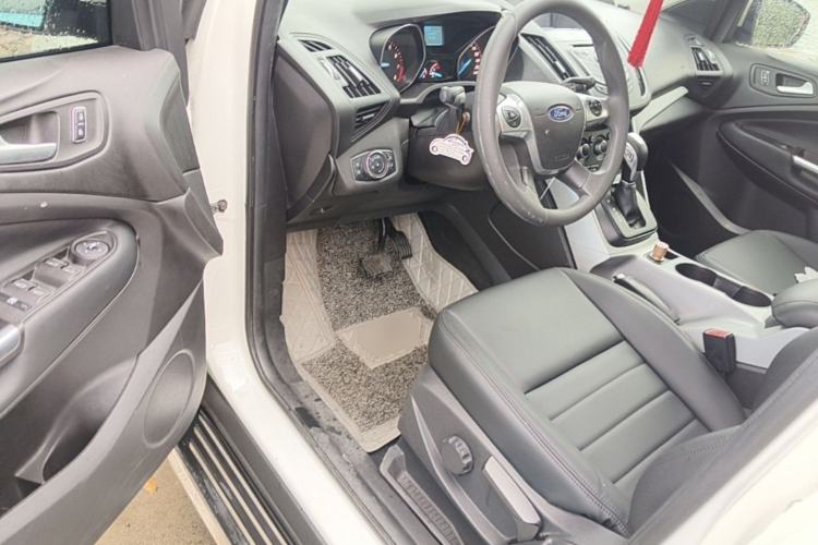 Used Ford Kuga 2013 1.6L GTDi Two-Wheel-Drive Comfort Model Driver Seat