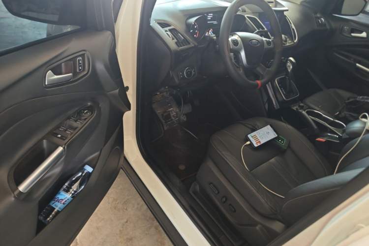 Used Ford Kuga 2013 2.0L GTDi Four-Wheel-Drive Sport Model Driver Seat