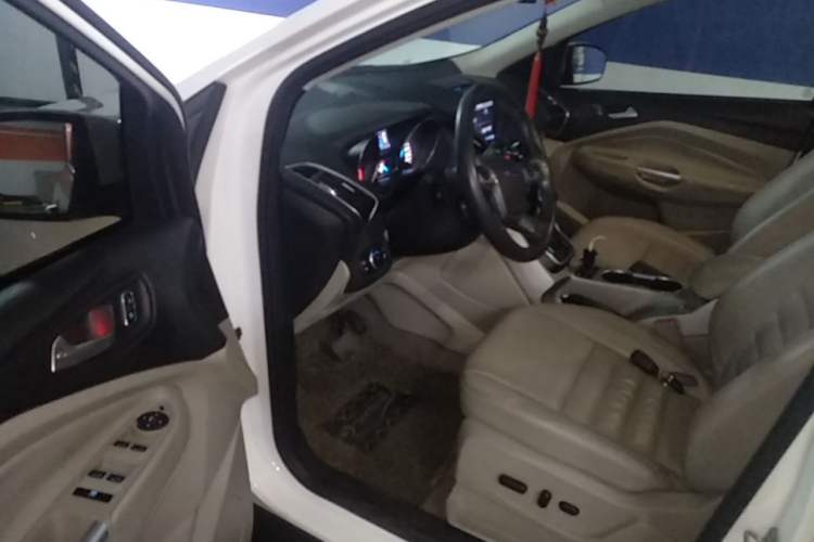 Used Ford Kuga 2013 2.0L GTDi Four-Wheel Drive Premium Model Driver Seat