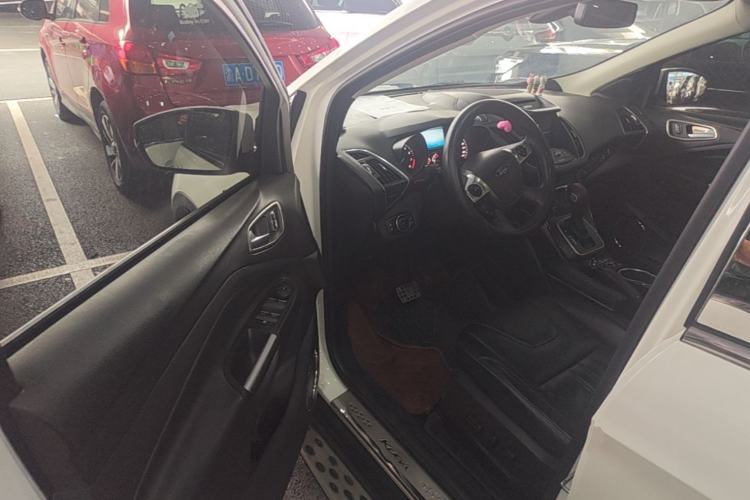 Used Ford Kuga 2013 2.0L GTDi Four-Wheel-Drive Sport Model Driver Seat