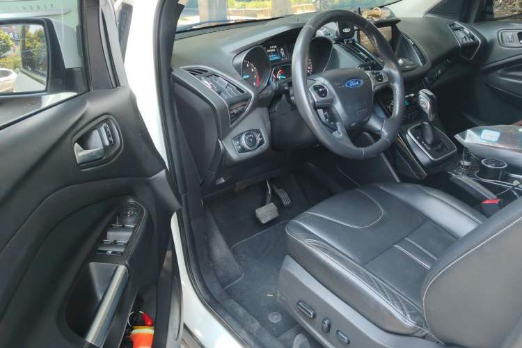 Used Ford Kuga 2013 2.0L GTDi Four-Wheel-Drive Sport Model Driver Seat