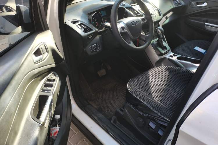 Used Ford Kuga 2013 1.6L GTDi Two-Wheel-Drive Comfort Model Driver Seat