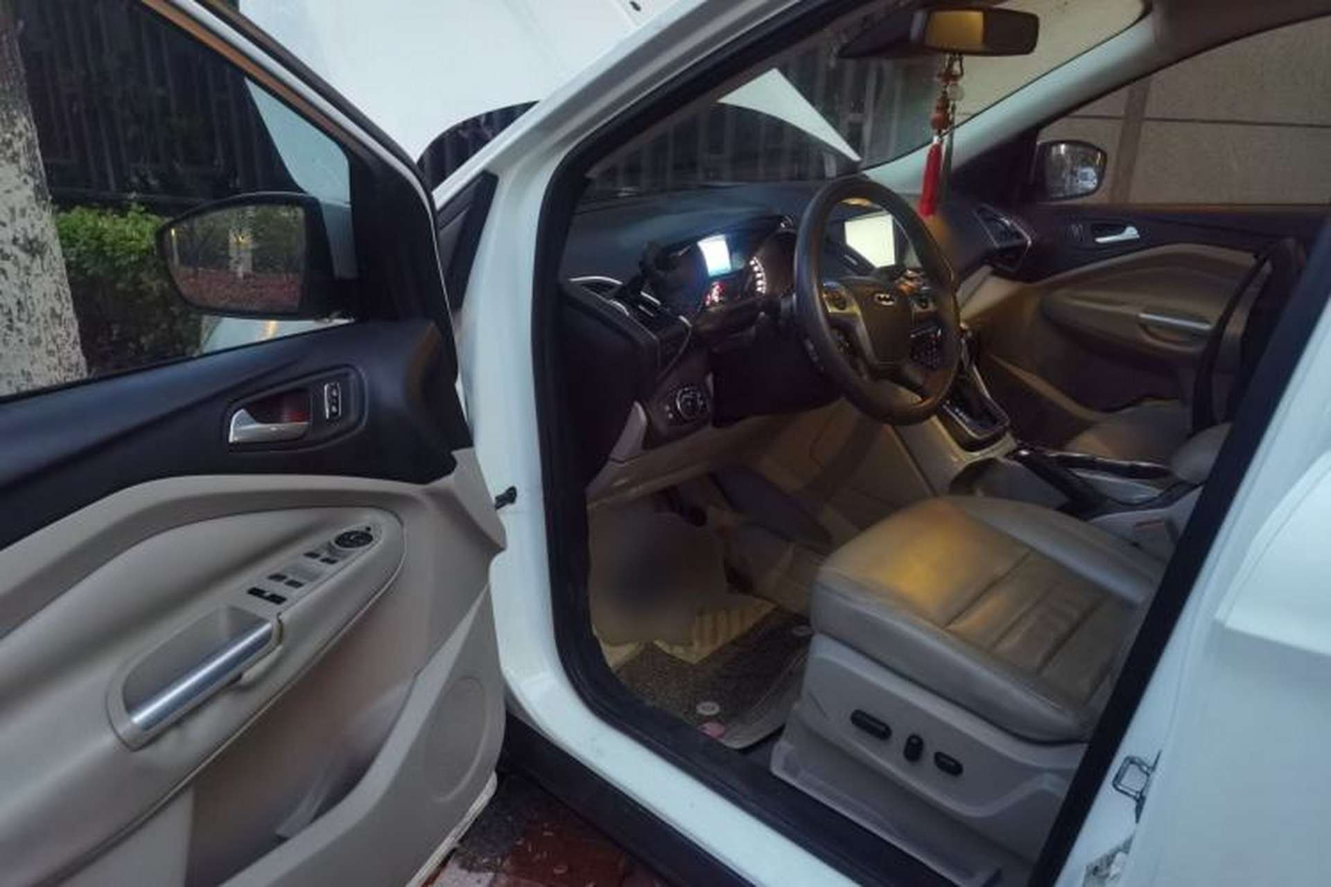 Used Ford Kuga 2013 2.0L GTDi Four-Wheel Drive Premium Model Driver Seat