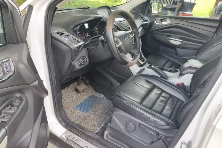Used Ford Kuga 2013 1.6L GTDi Two-Wheel-Drive Comfort Model Driver Seat