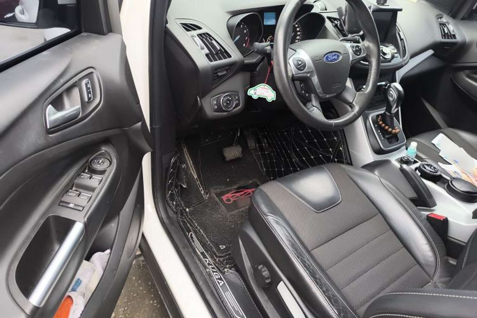 Used Ford Kuga 2013 1.6L GTDi Two-Wheel-Drive Trend Model Driver Seat