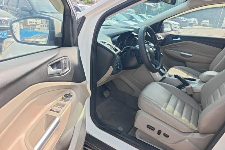 Used Ford Kuga 2013 2.0L GTDi Four-Wheel-Drive Sport Model Driver Seat