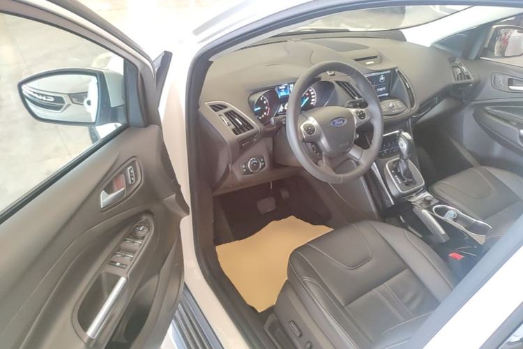 Used Ford Kuga 2013 2.0L GTDi Four-Wheel-Drive Sport Model Driver Seat