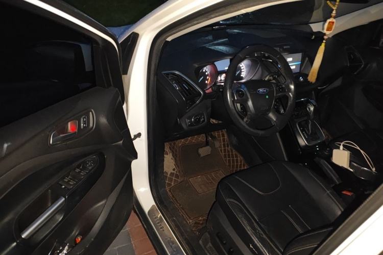 Used Ford Kuga 2013 2.0L GTDi Four-Wheel-Drive Sport Model Driver Seat