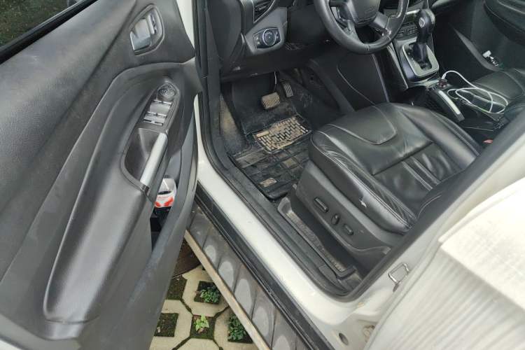 Used Ford Kuga 2013 2.0L GTDi Four-Wheel-Drive Sport Model Driver Seat