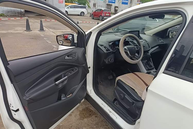 Used Ford Kuga 2013 1.6L GTDi Two-Wheel-Drive Comfort Model Driver Seat
