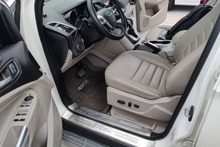 Used Ford Kuga 2013 2.0L GTDi Four-Wheel Drive Premium Model Driver Seat