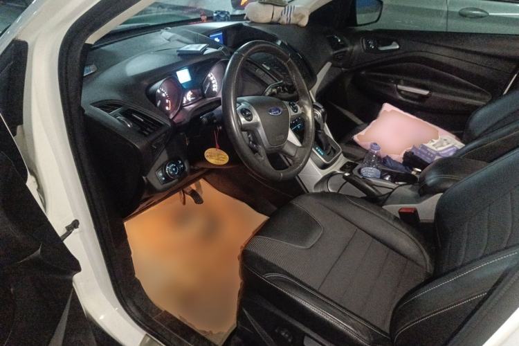Used Ford Kuga 2013 1.6L GTDi Two-Wheel-Drive Trend Model Driver Seat