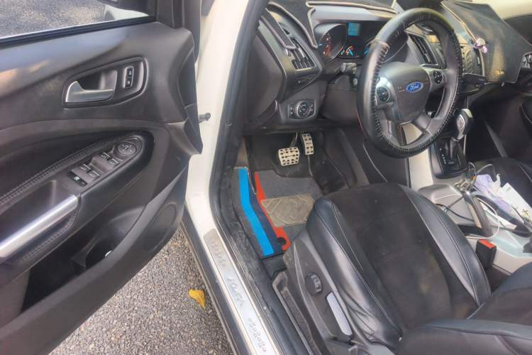 Used Ford Kuga 2013 1.6L GTDi Two-Wheel-Drive Comfort Model Driver Seat