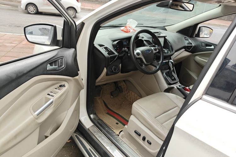Used Ford Kuga 2013 2.0L GTDi Four-Wheel Drive Premium Model Driver Seat