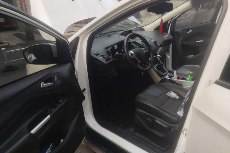 Used Ford Kuga 2013 1.6L GTDi Two-Wheel-Drive Comfort Model Driver Seat