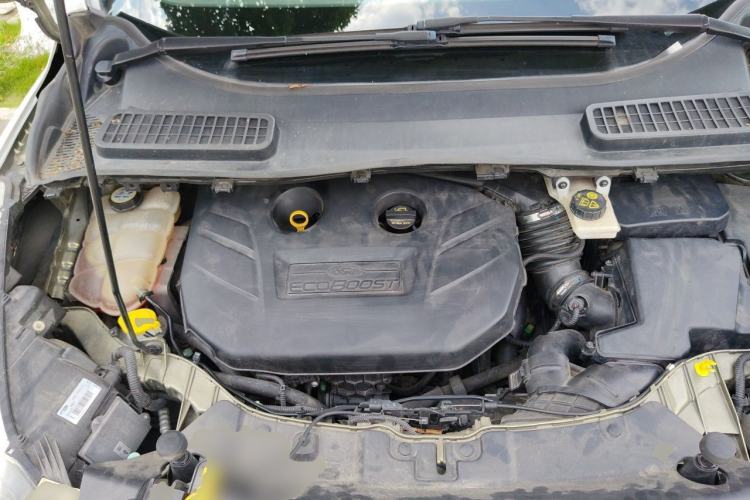 Used Ford Kuga 2013 2.0L GTDi Four-Wheel-Drive Sport Model Engine Bay