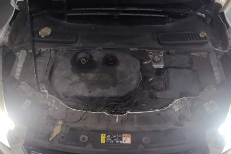 Used Ford Kuga 2013 2.0L GTDi Four-Wheel Drive Premium Model Engine Bay