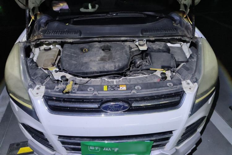Used Ford Kuga 2013 2.0L GTDi Four-Wheel-Drive Sport Model Engine Bay