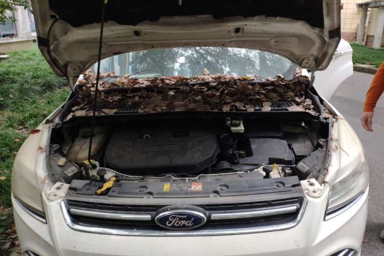Used Ford Kuga 2013 2.0L GTDi Four-Wheel-Drive Elite Model Engine Bay