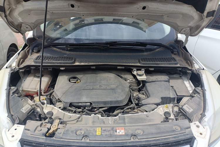Used Ford Kuga 2013 1.6L GTDi Two-Wheel-Drive Trend Model Engine Bay