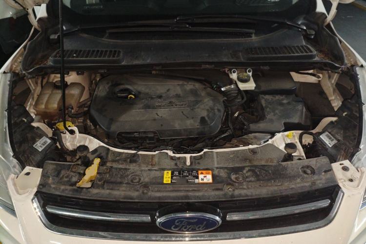 Used Ford Kuga 2013 1.6L GTDi Two-Wheel-Drive Trend Model Engine Bay