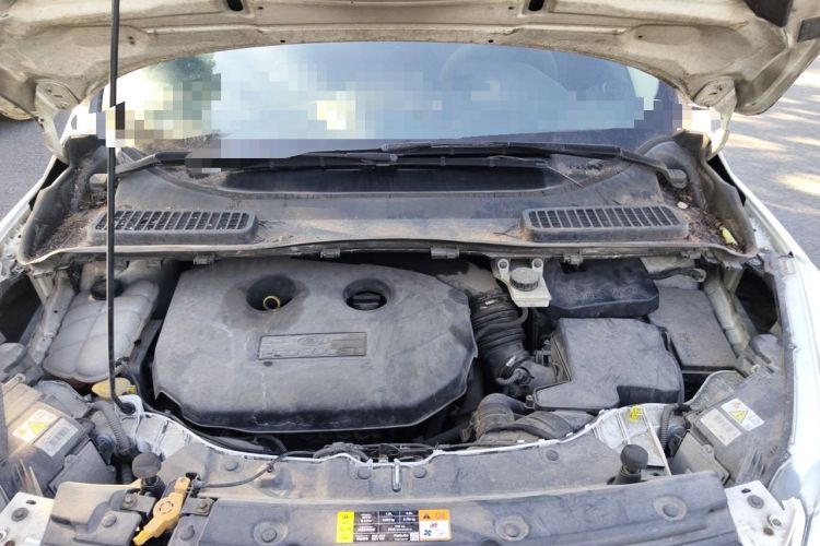 Used Ford Kuga 2013 2.0L GTDi Four-Wheel-Drive Sport Model Engine Bay