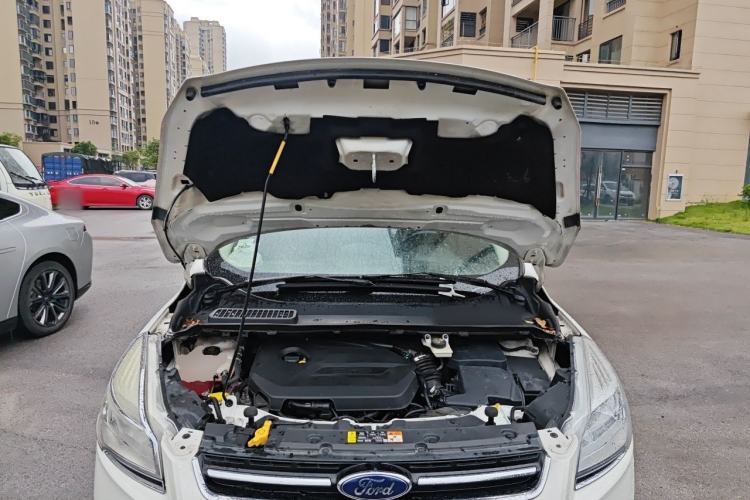 Used Ford Kuga 2013 1.6L GTDi Two-Wheel-Drive Trend Model Engine Bay