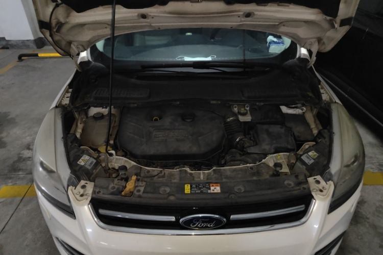 Used Ford Kuga 2013 2.0L GTDi Four-Wheel Drive Premium Model Engine Bay