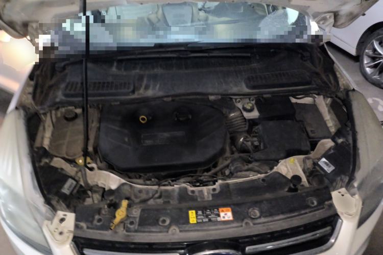 Used Ford Kuga 2013 2.0L GTDi Four-Wheel-Drive Sport Model Engine Bay