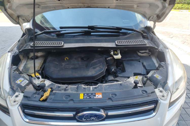 Used Ford Kuga 2013 2.0L GTDi Four-Wheel Drive Premium Model Engine Bay