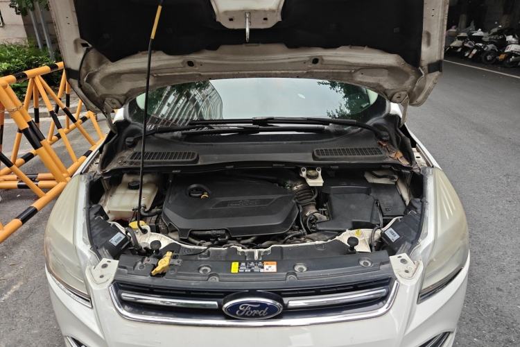 Used Ford Kuga 2013 1.6L GTDi Two-Wheel-Drive Trend Model Engine Bay
