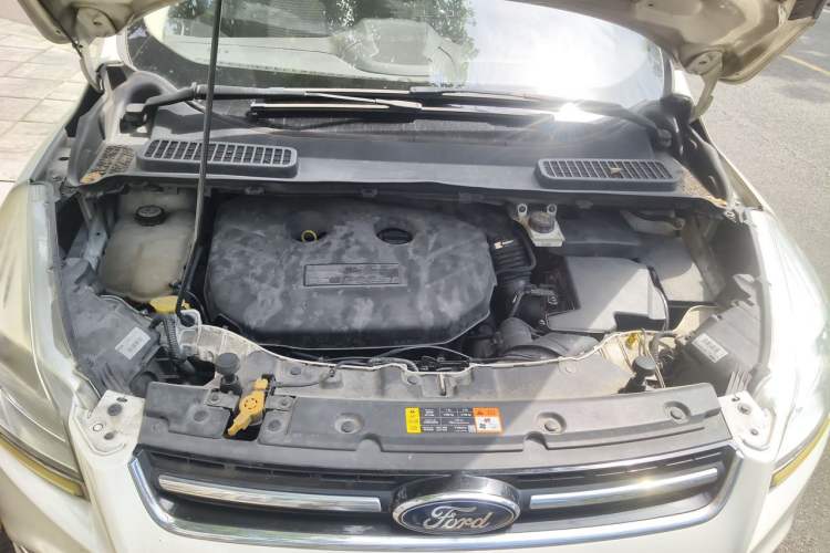 Used Ford Kuga 2013 2.0L GTDi Four-Wheel-Drive Elite Model Engine Bay