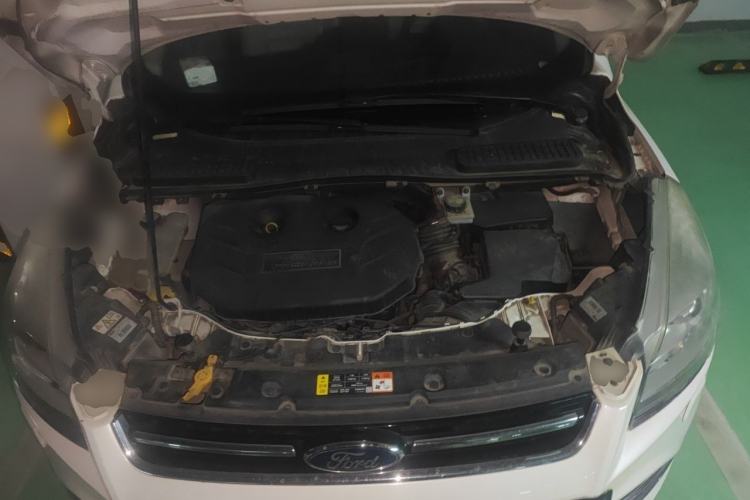 Used Ford Kuga 2013 2.0L GTDi Four-Wheel-Drive Sport Model Engine Bay