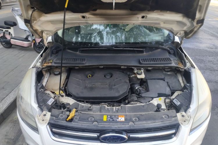Used Ford Kuga 2013 2.0L GTDi Four-Wheel-Drive Elite Model Engine Bay