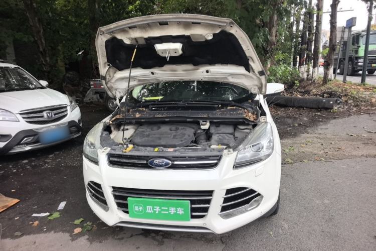 Used Ford Kuga 2013 2.0L GTDi Four-Wheel-Drive Sport Model Engine Bay